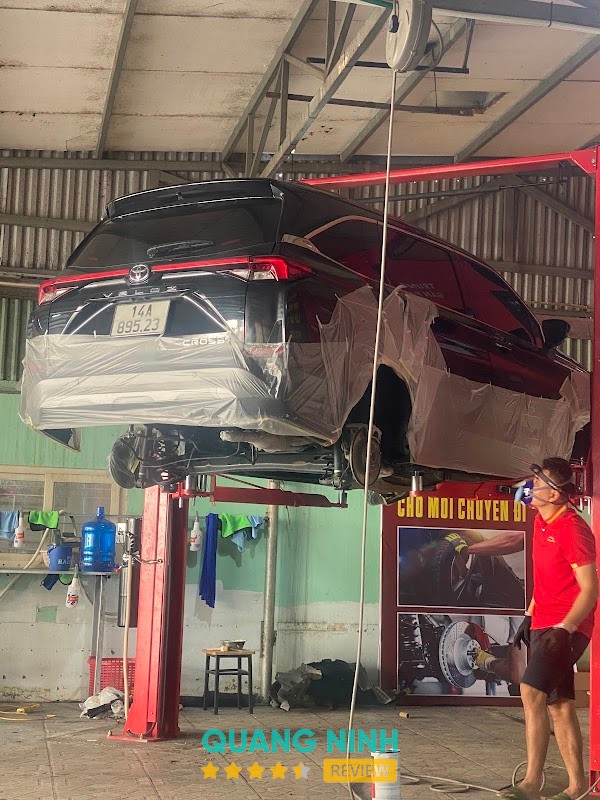 Lốp - ắc quy Dũng Auto Hồng Gai