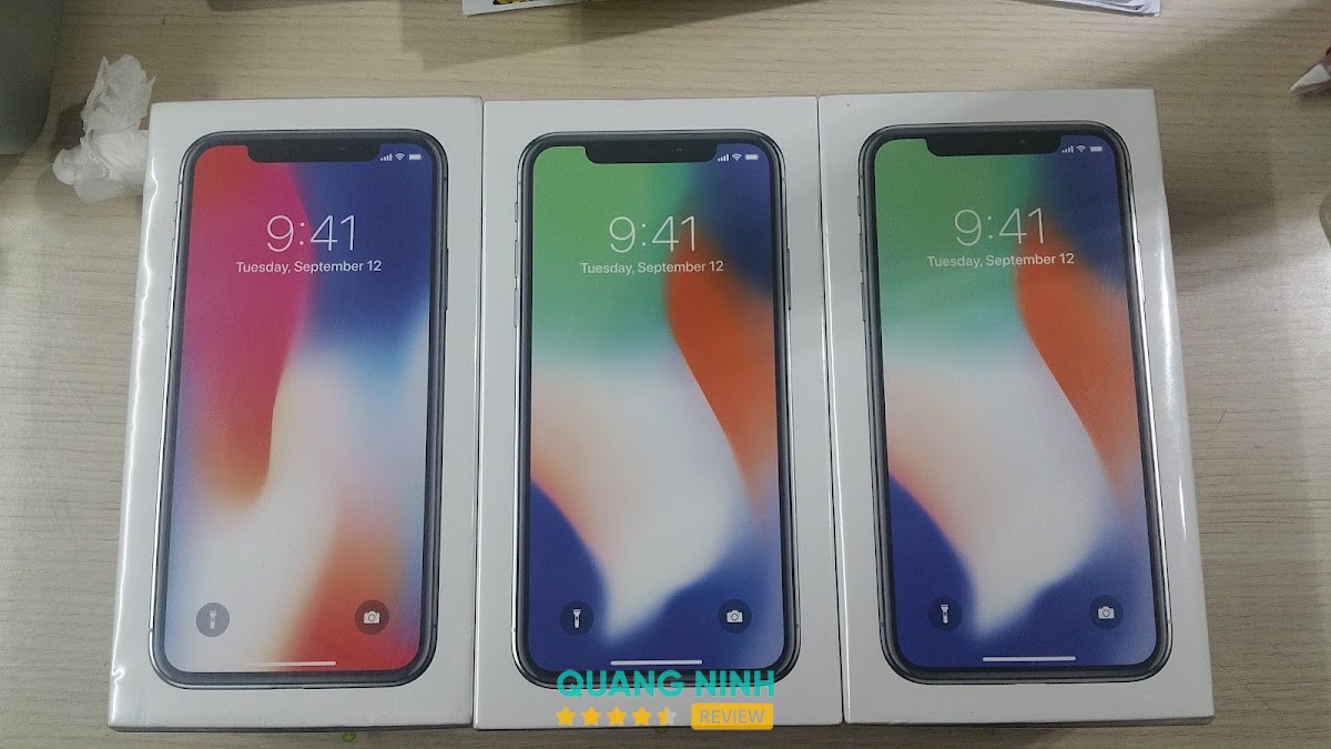 Không gian mua sắm tại Shop Istore