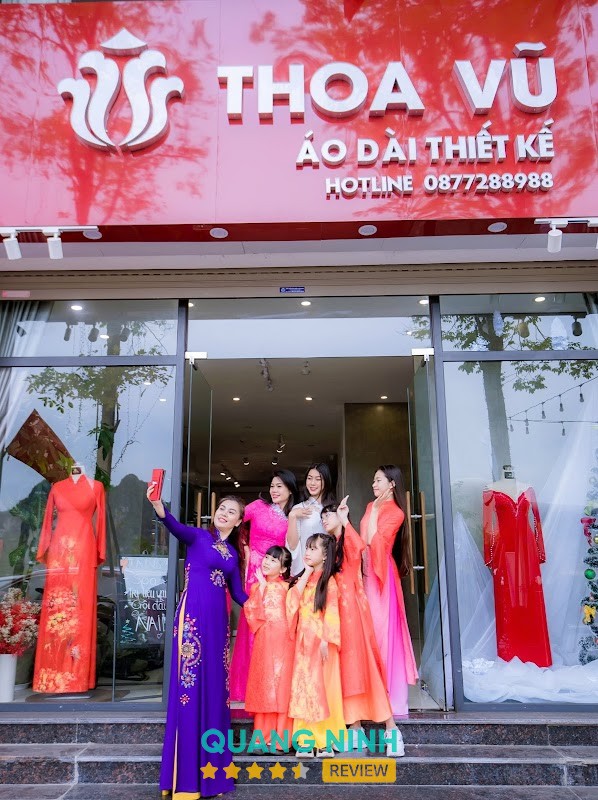 Áo dài Thoa Vũ Quảng Ninh