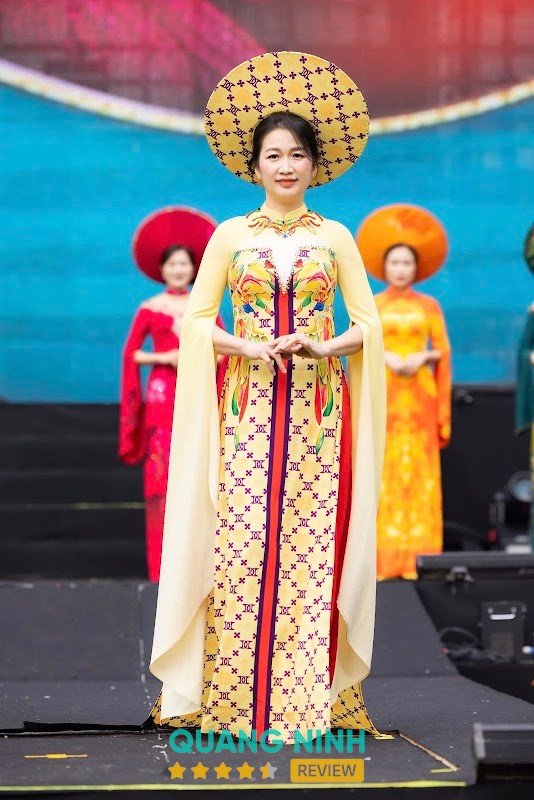 Áo dài Thoa Vũ – hình ảnh 2