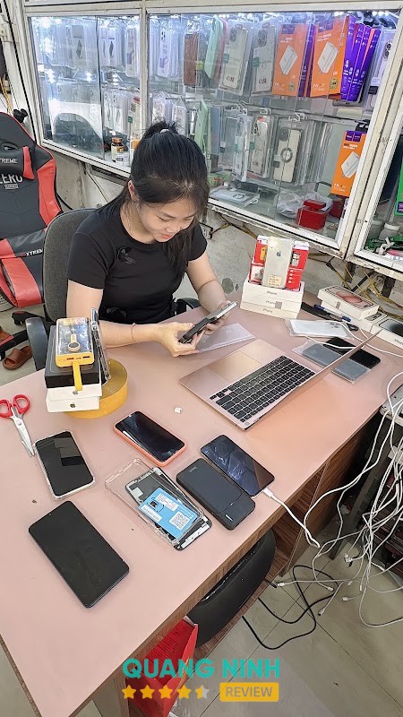 Cửa Hàng Điện Thoại Mộng Nhàn Store tại Việt Hưng