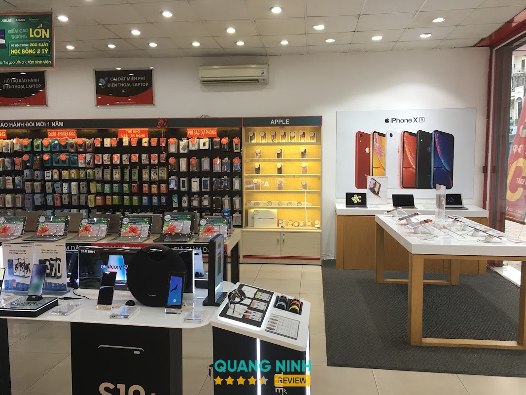 FPT Shop Cẩm Phả - khu vực mua sắm