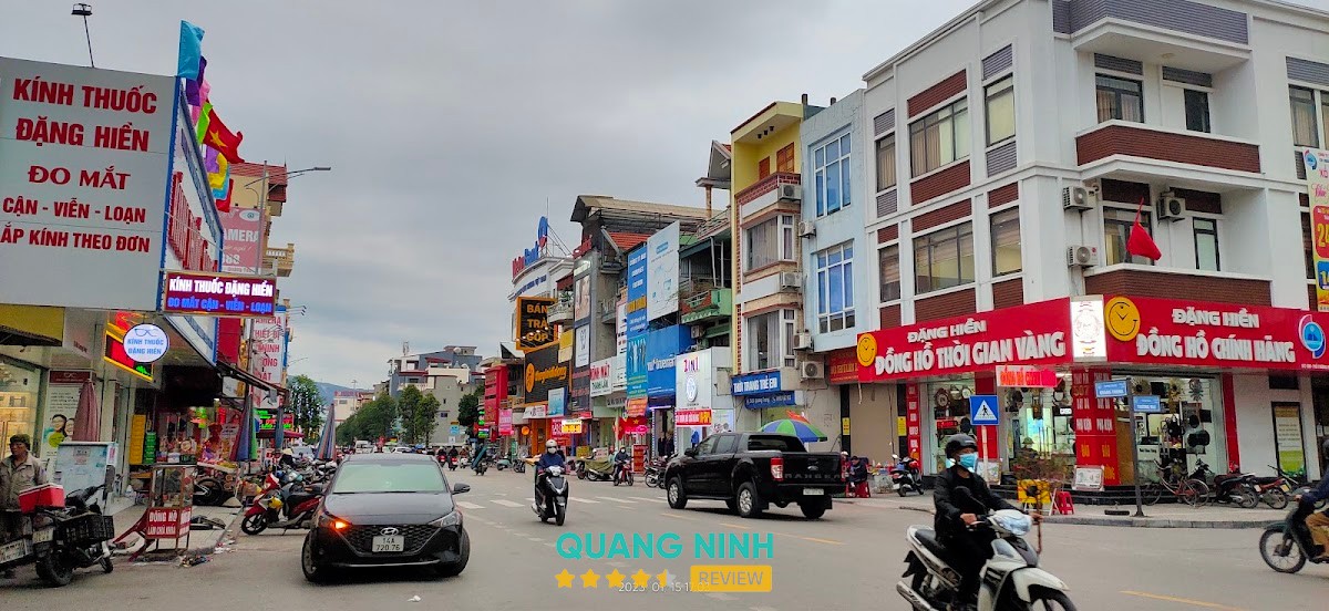 Gọng kính và tròng kính tại Đặng Hiền