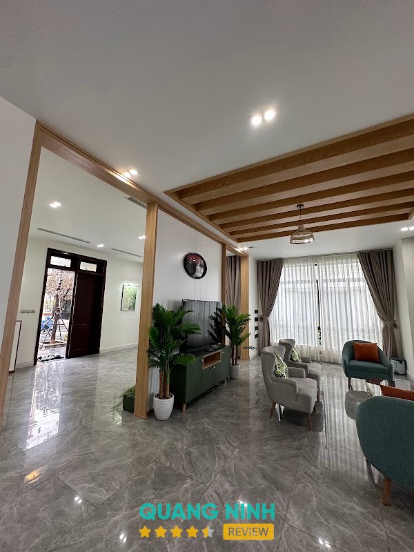 Không gian trưng bày tại Phương Hiền 1