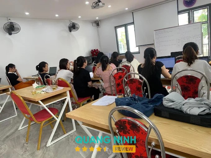 Không gian học tại Kế Toán Thực Tế Cẩm Phả