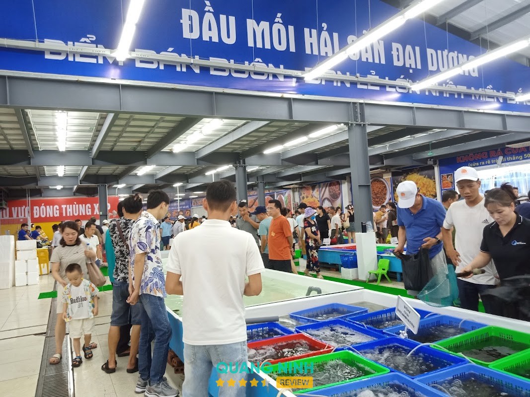Hải sản và đặc sản tại Chợ Hải Sản Đại Dương