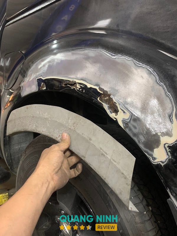 Garage Ô Tô Hà Tính tại Hồng Gai