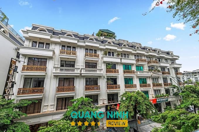 Dolphin Hotel Monbay Hạ Long Hồng Gai