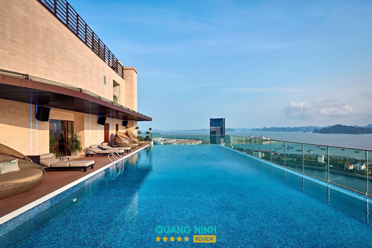 Hồ bơi The Watson Premium Halong Hotel