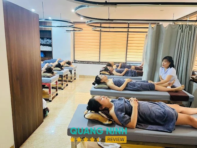 Khu vực massage và ngâm chân tại Nguyễn Gia Hạ Long