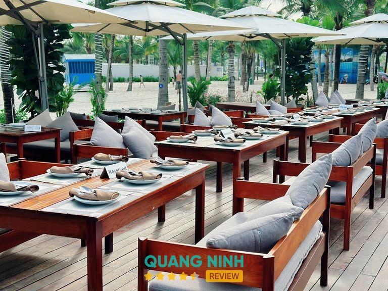 Chill Beach Bar Quảng Ninh