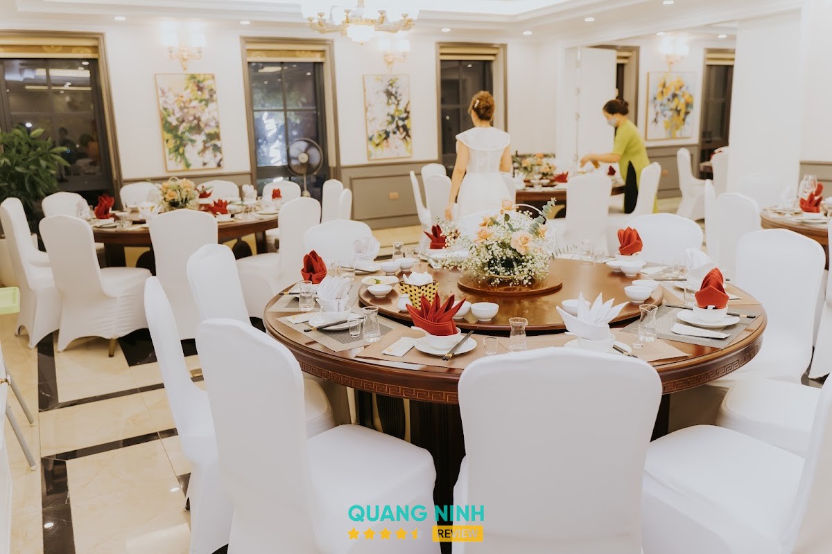 Nhà hàng A Trần- Phượng Loan Bãi Cháy