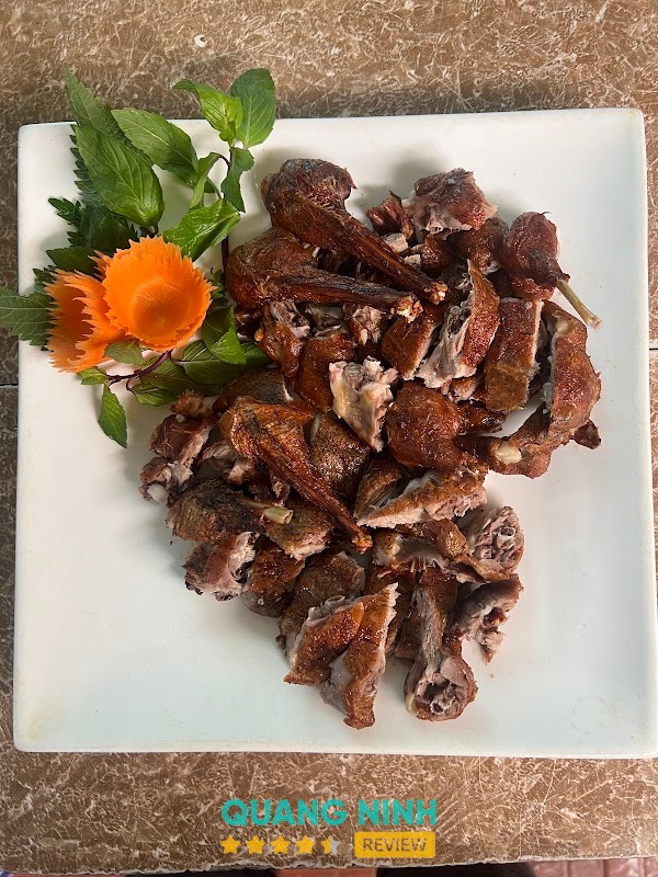Không gian Nhà hàng Ly Ly tại Mạo Khê