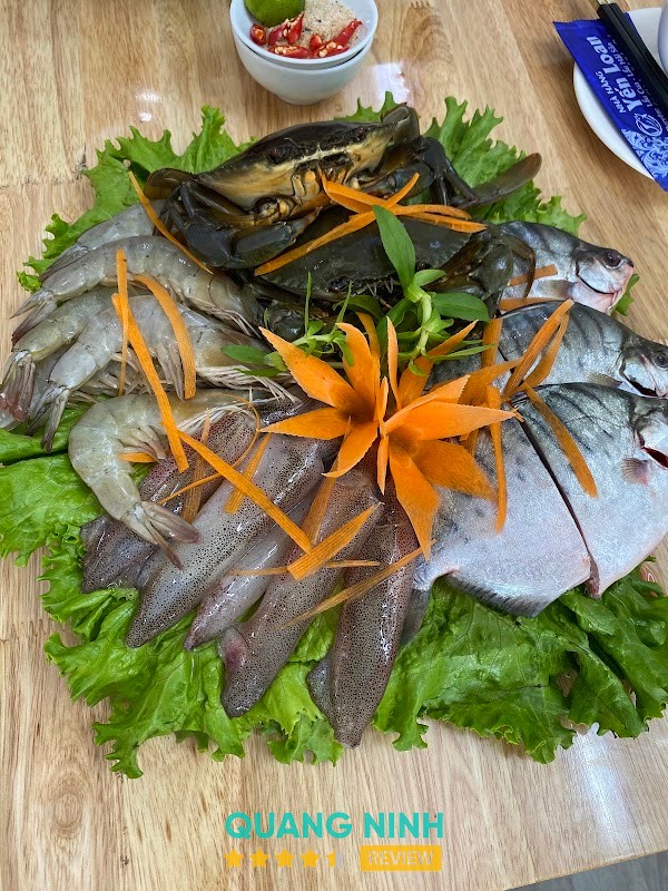 Không gian Nhà hàng Yến Loan