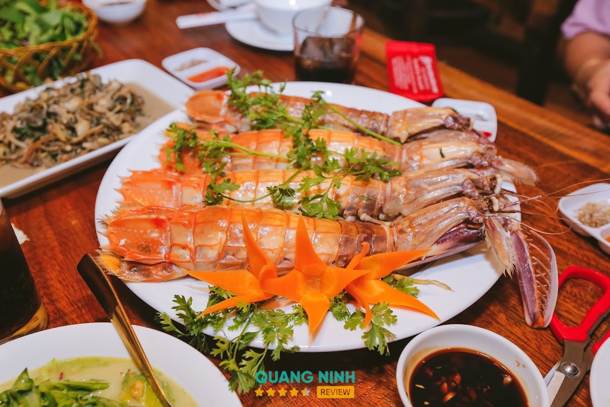 Món hải sản tại Nhà hàng Hồng Minh