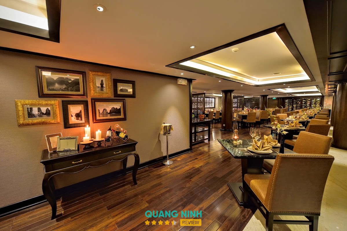 Whisky Gallery Restaurant tại Tuần Châu