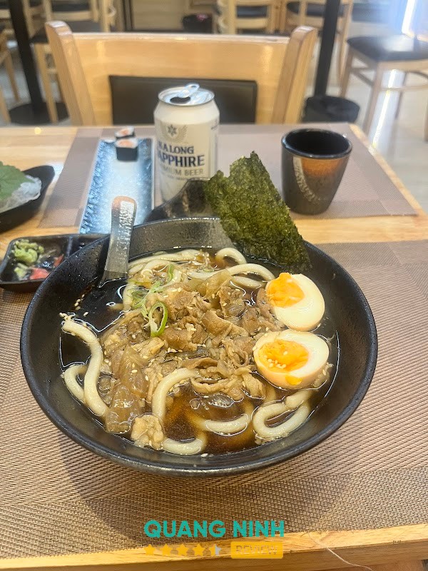 Kua Sushi Hạ Long – không gian quán