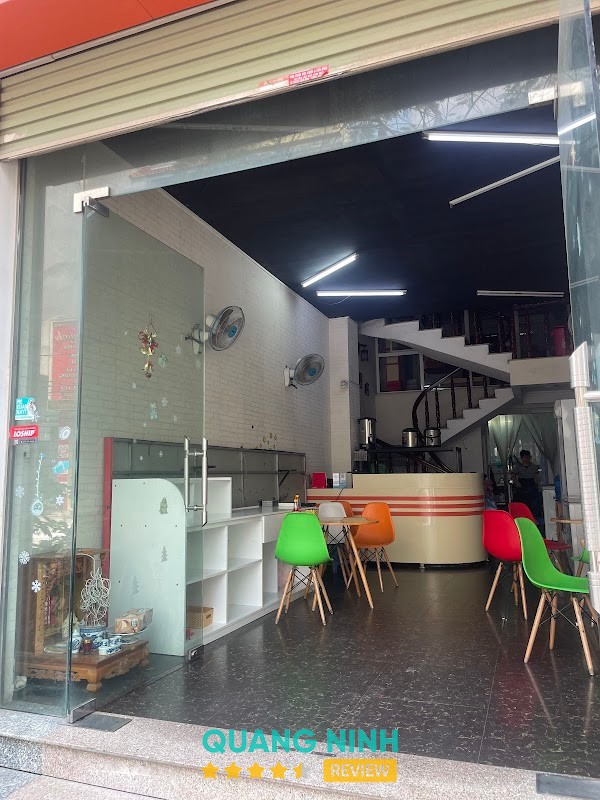 Bầu Pizza Hạ Long