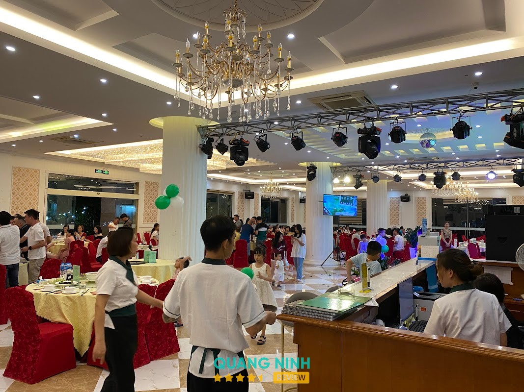 Nhà hàng Nam Trung Quảng Ninh