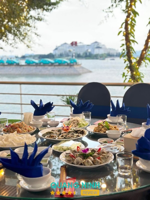 View biển tại Oceanship Hạ Long