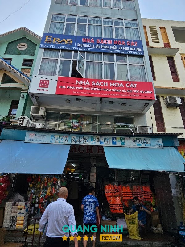 Nhà Sách Hoa Cát Hồng Gai