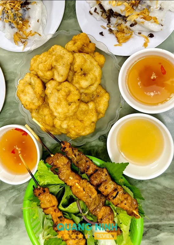 Bánh Cuốn Chả Mực Bà Huệ Cao Xanh