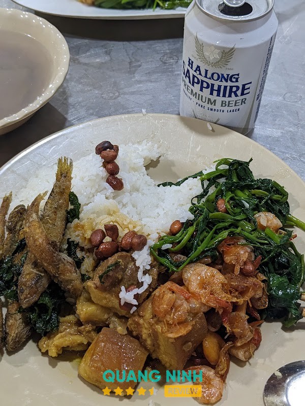 Không gian Quán Cơm Phở Hùng Béo