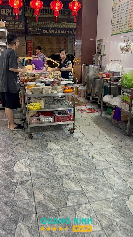 Không gian Quán Cơm Số 5