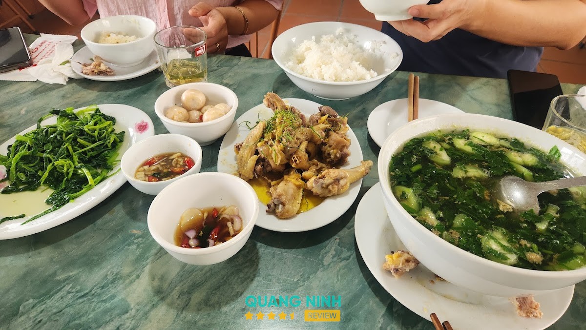 Quán Rươi Sông Cầm Xanh tại Mạo Khê Đông Triều