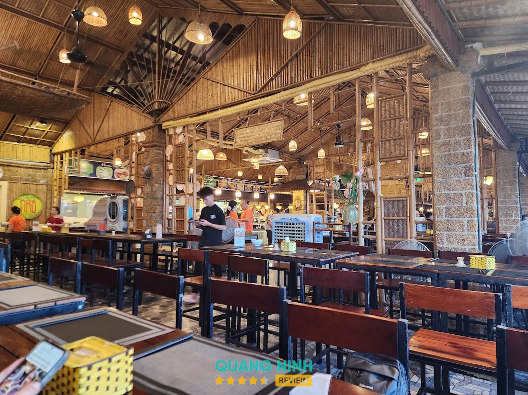 Quầy buffet tại Sen Á Đông Bãi Cháy
