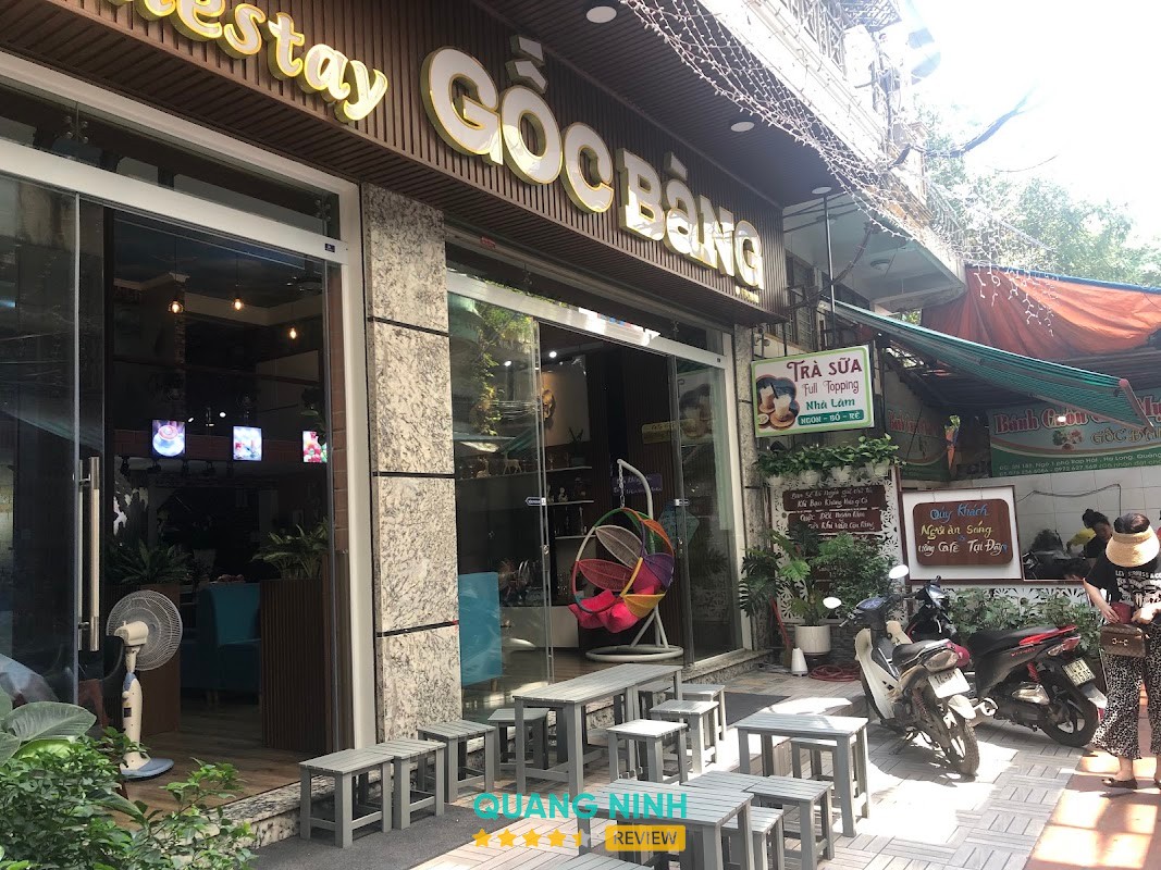 Bánh cuốn chả mực Gốc Bàng tại Hạ Long