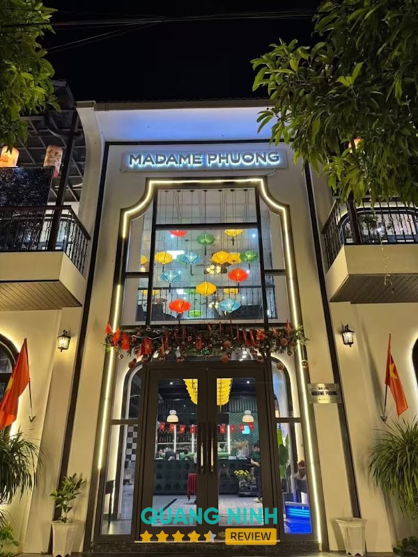 Món ăn tại Madame Phuong Móng Cái