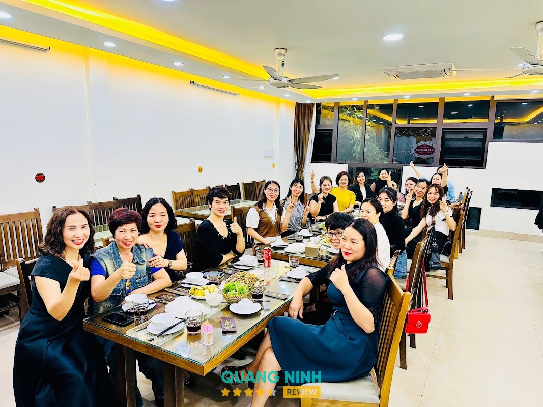 Quán Cơm Lẩu Hải Khanh tại Uông Bí
