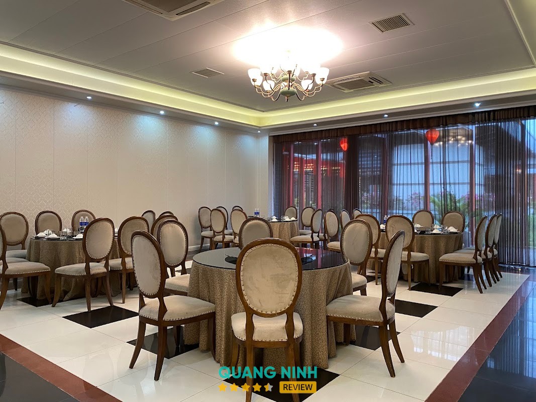 Nhà hàng Hồng Hạnh Phương Đông Vân Đồn