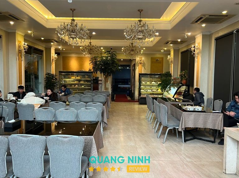 Nhà hàng Hồng Hạnh 3 tại Bãi Cháy Hạ Long