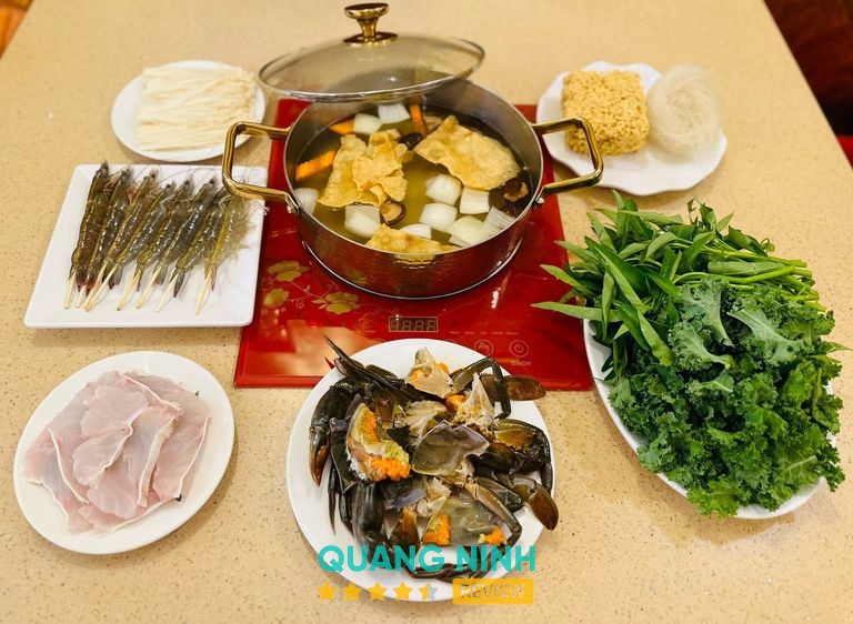 Hình ảnh thực tế Nhà Hàng Cua Vàng