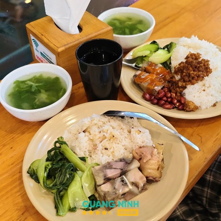 Không gian quán Cơm Thạch Sanh