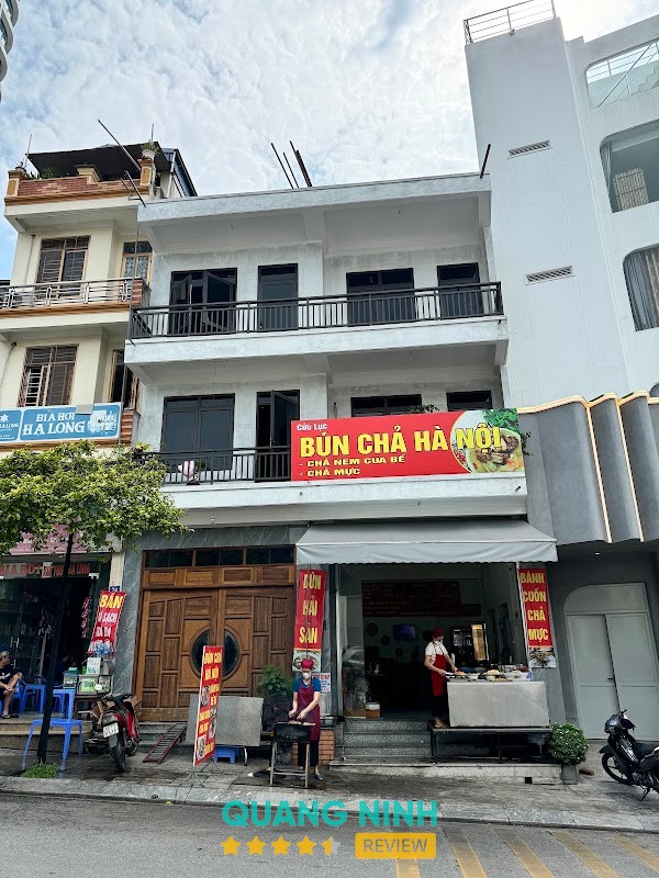 Bún chả Hà Nội, bánh cuốn chả mực