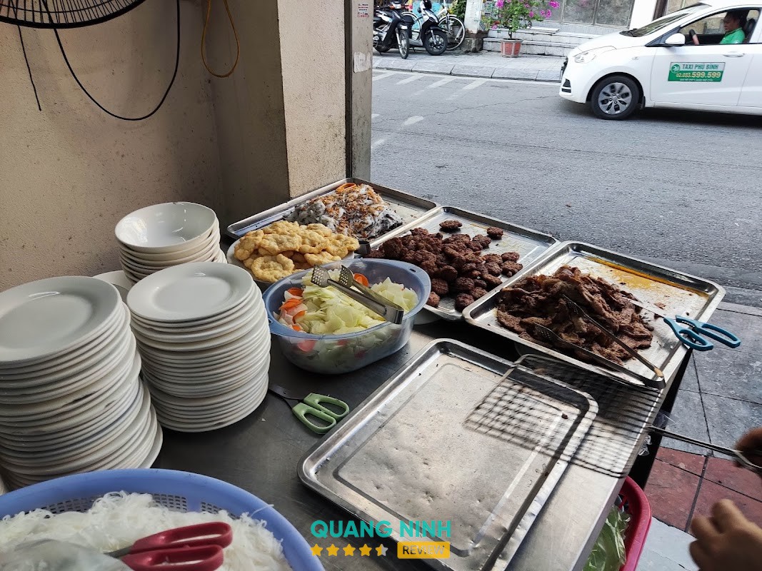 Bún chả Hà Nội, bánh cuốn chả mực – hình ảnh 3