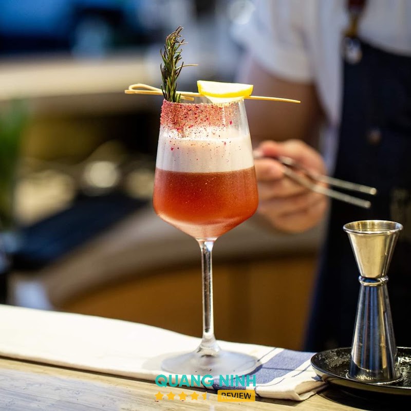 On The Rocks at Citadines Marina Halong – hình ảnh 2