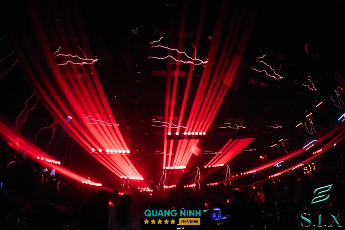 Khu vực vui chơi tại SIX CLUB – hình ảnh 3