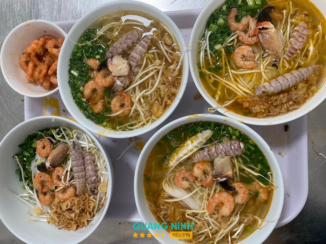 Bát bún cù kỳ tại Quang Chài