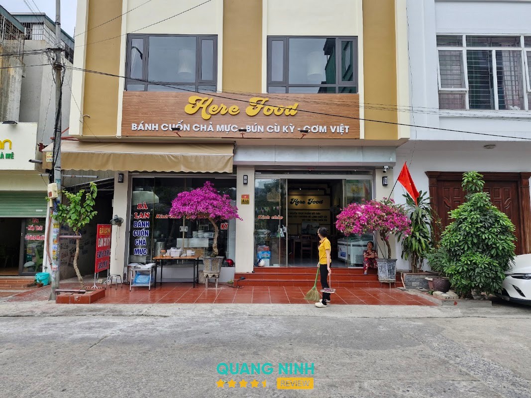 Bánh Cuốn Chả Mực Bún Cù Kỳ Bà Lan tại Bãi Cháy
