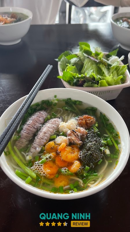Không gian Bún cù kỳ Thu Hạnh