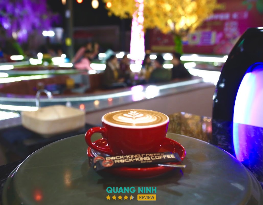 Rock King Coffee Koi không gian gia đình