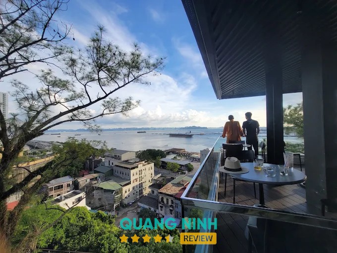 Hải Đăng Coffee – view Hạ Long