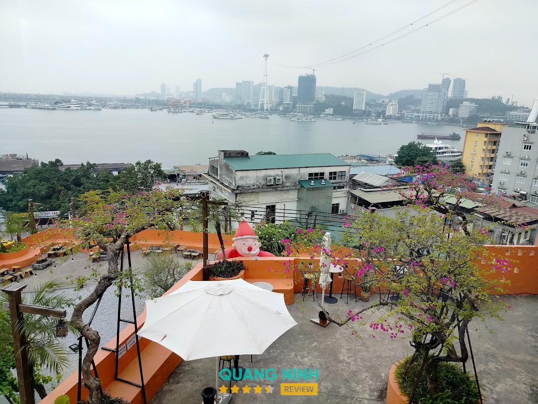 Đồi Mặt Trời Hạ Long – góc ngồi chill