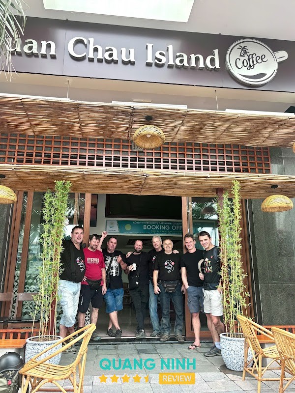 Tuan Chau Island Coffee tại khu cảng tàu Tuần Châu