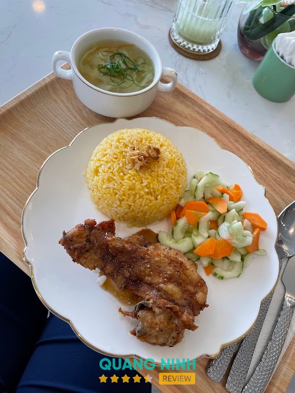 Không gian hiện đại tại Xuân Café & Juice Bar