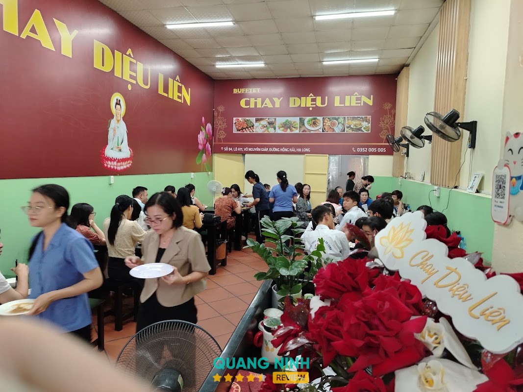 Không gian buffet tại Chay Diệu Liên